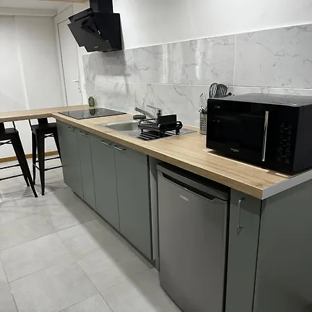 F2 Quartier Des Arts St Raphael Saint-Raphael (Var)